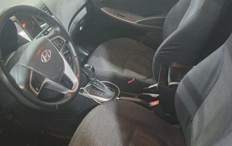 Hyundai Solaris II рестайлинг, 2016 год, 450 000 рублей, 2 фотография