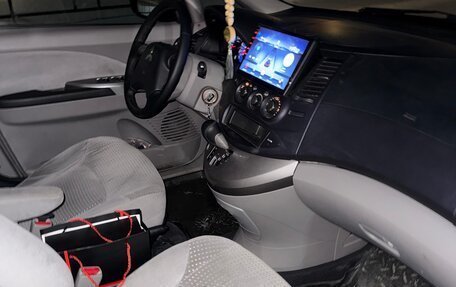 Mitsubishi Grandis, 2005 год, 750 000 рублей, 10 фотография