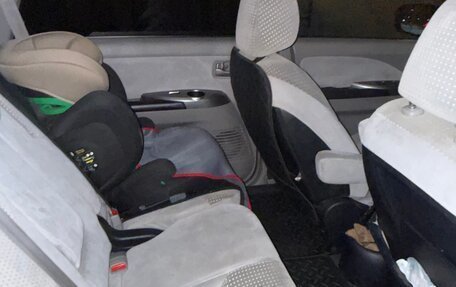 Mitsubishi Grandis, 2005 год, 750 000 рублей, 11 фотография