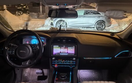 Jaguar F-Pace, 2016 год, 3 500 000 рублей, 12 фотография