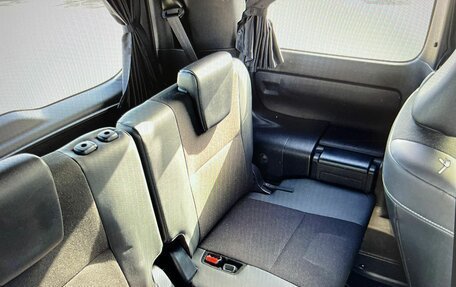 Toyota Noah III, 2019 год, 2 570 000 рублей, 9 фотография