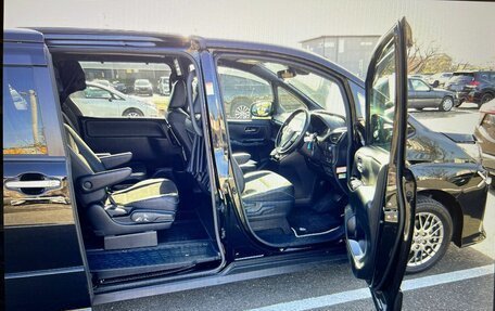 Toyota Noah III, 2019 год, 2 570 000 рублей, 15 фотография