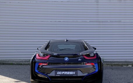 BMW i8 I рестайлинг, 2016 год, 6 969 000 рублей, 4 фотография