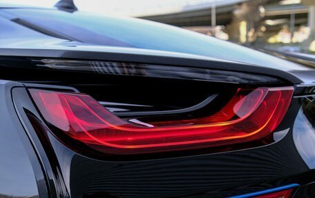 BMW i8 I рестайлинг, 2016 год, 6 969 000 рублей, 10 фотография