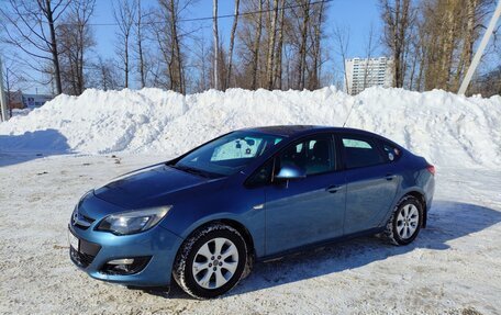 Opel Astra J, 2014 год, 920 000 рублей, 3 фотография