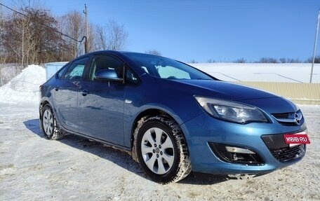 Opel Astra J, 2014 год, 920 000 рублей, 4 фотография