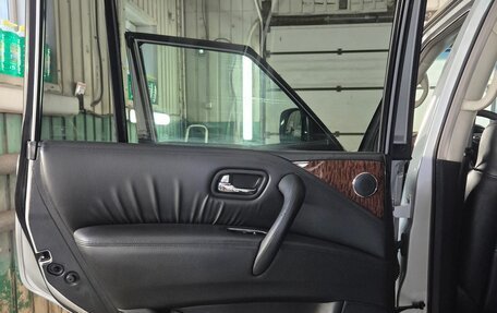 Nissan Patrol, 2011 год, 2 000 000 рублей, 6 фотография