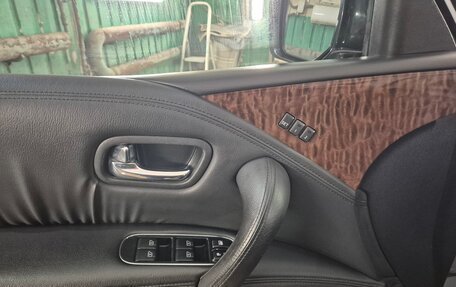 Nissan Patrol, 2011 год, 2 000 000 рублей, 4 фотография