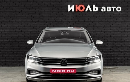 Volkswagen Passat B8 рестайлинг, 2020 год, 2 420 000 рублей, 2 фотография