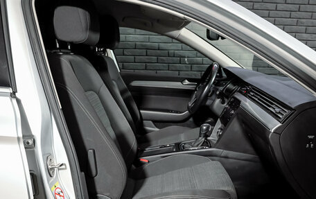 Volkswagen Passat B8 рестайлинг, 2020 год, 2 420 000 рублей, 11 фотография