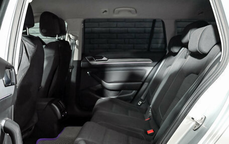 Volkswagen Passat B8 рестайлинг, 2020 год, 2 420 000 рублей, 18 фотография