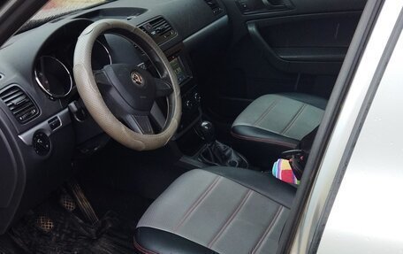 Skoda Yeti I рестайлинг, 2015 год, 1 176 000 рублей, 11 фотография