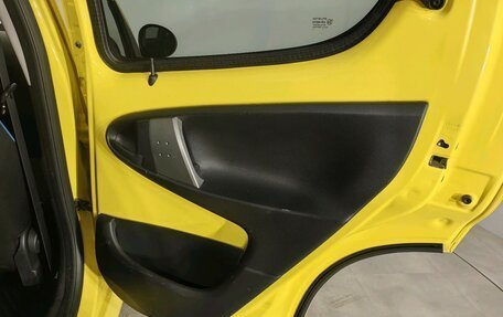 Peugeot 107 I рестайлинг, 2012 год, 399 654 рублей, 24 фотография