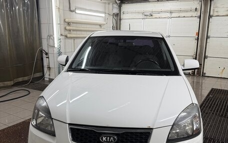 KIA Rio II, 2011 год, 700 000 рублей, 2 фотография
