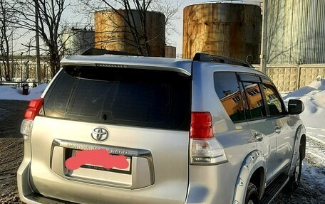 Toyota Land Cruiser Prado 150 рестайлинг 2, 2010 год, 3 000 000 рублей, 3 фотография