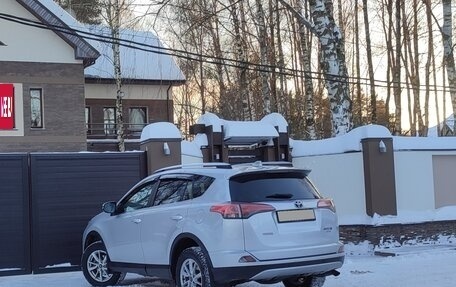 Toyota RAV4, 2018 год, 2 880 000 рублей, 4 фотография