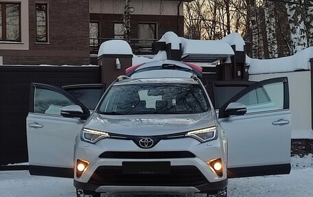 Toyota RAV4, 2018 год, 2 880 000 рублей, 19 фотография