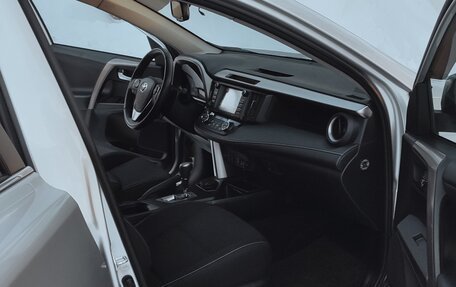 Toyota RAV4, 2018 год, 2 880 000 рублей, 25 фотография