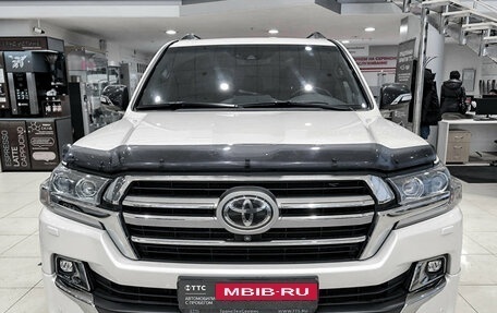 Toyota Land Cruiser 200, 2020 год, 8 300 000 рублей, 6 фотография