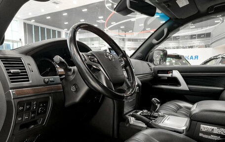 Toyota Land Cruiser 200, 2020 год, 8 300 000 рублей, 20 фотография