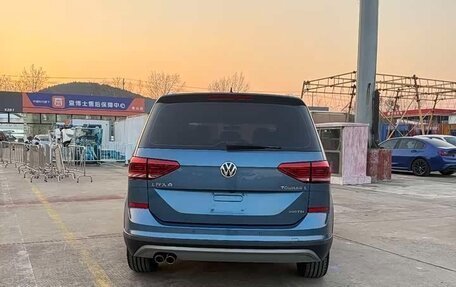 Volkswagen Touran III, 2021 год, 1 540 202 рублей, 7 фотография