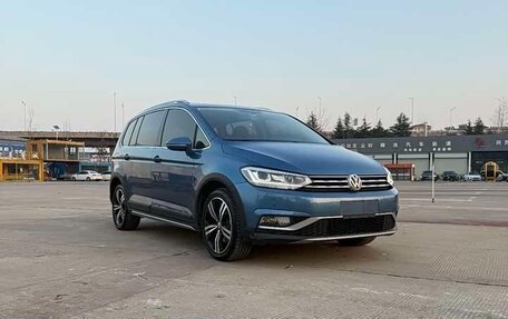 Volkswagen Touran III, 2021 год, 1 540 202 рублей, 5 фотография