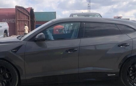 Lamborghini Urus I, 2023 год, 32 000 000 рублей, 3 фотография