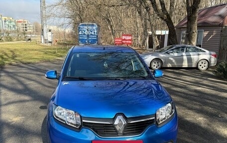 Renault Logan II, 2017 год, 950 000 рублей, 2 фотография