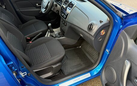 Renault Logan II, 2017 год, 950 000 рублей, 11 фотография