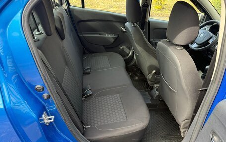 Renault Logan II, 2017 год, 950 000 рублей, 10 фотография