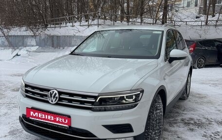 Volkswagen Tiguan II, 2017 год, 3 099 999 рублей, 2 фотография