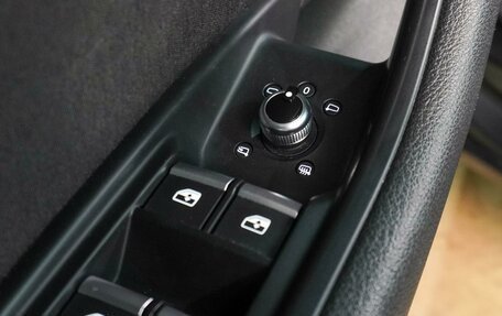 Audi A4, 2017 год, 2 099 000 рублей, 23 фотография