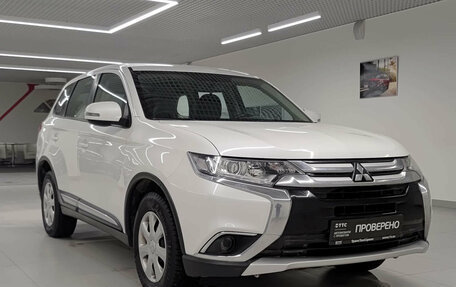 Mitsubishi Outlander III рестайлинг 3, 2016 год, 1 629 000 рублей, 3 фотография