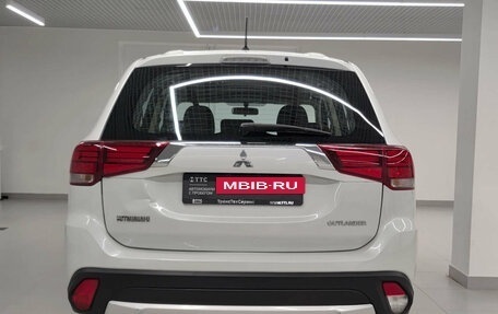 Mitsubishi Outlander III рестайлинг 3, 2016 год, 1 629 000 рублей, 7 фотография