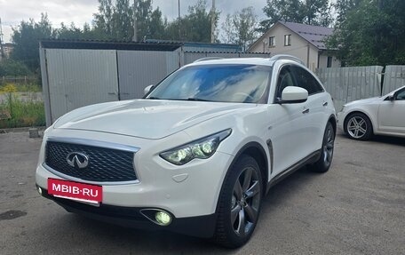 Infiniti FX II, 2013 год, 1 800 000 рублей, 15 фотография