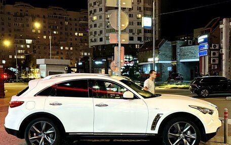 Infiniti FX II, 2013 год, 1 800 000 рублей, 16 фотография