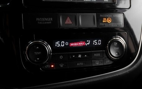 Mitsubishi Outlander III рестайлинг 3, 2016 год, 1 999 000 рублей, 12 фотография