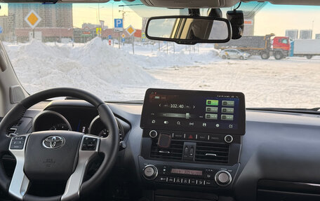 Toyota Land Cruiser Prado 150 рестайлинг 2, 2017 год, 4 000 000 рублей, 8 фотография