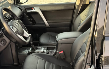 Toyota Land Cruiser Prado 150 рестайлинг 2, 2017 год, 4 000 000 рублей, 6 фотография