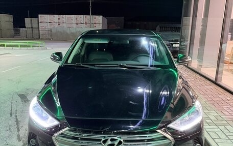 Hyundai Elantra VI рестайлинг, 2017 год, 990 000 рублей, 4 фотография