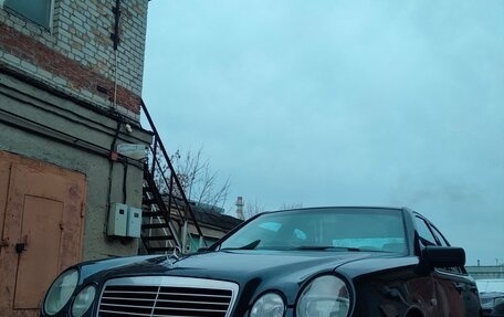 Mercedes-Benz E-Класс, 1998 год, 680 000 рублей, 2 фотография