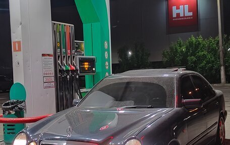 Mercedes-Benz E-Класс, 1998 год, 680 000 рублей, 34 фотография