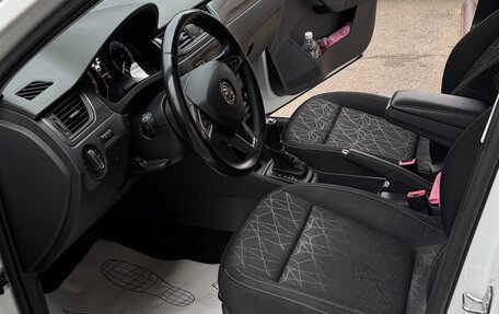 Skoda Rapid I, 2018 год, 1 675 000 рублей, 14 фотография