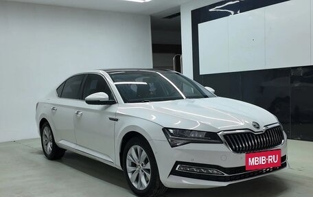 Skoda Superb III рестайлинг, 2022 год, 2 270 000 рублей, 3 фотография