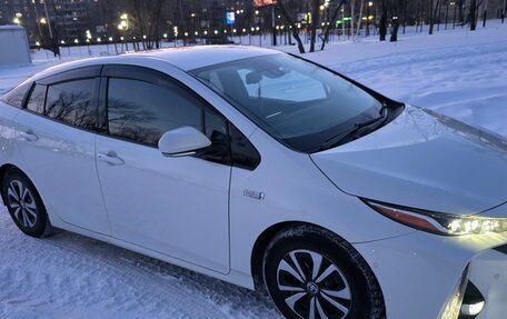 Toyota Prius IV XW50, 2017 год, 2 500 000 рублей, 5 фотография