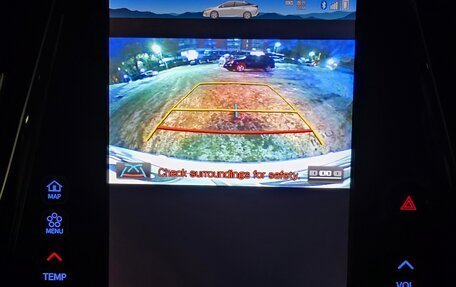 Toyota Prius IV XW50, 2017 год, 2 500 000 рублей, 11 фотография