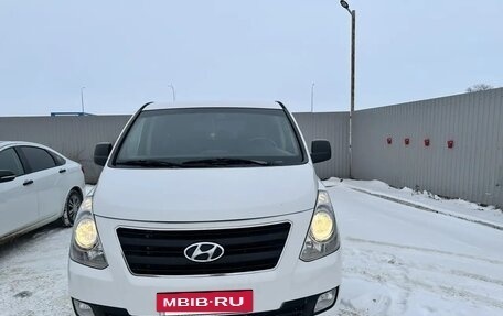 Hyundai Grand Starex Grand Starex I рестайлинг 2, 2016 год, 2 200 000 рублей, 3 фотография