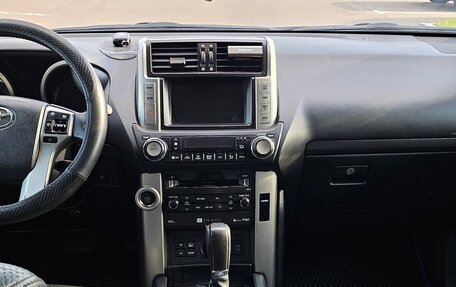 Toyota Land Cruiser Prado 150 рестайлинг 2, 2011 год, 2 350 000 рублей, 2 фотография