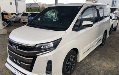 Toyota Noah III, 2017 год, 2 200 000 рублей, 1 фотография