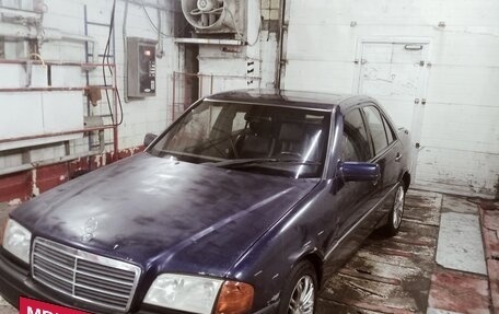 Mercedes-Benz C-Класс, 1997 год, 250 000 рублей, 2 фотография